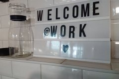 kreativer-Arbeitsplatz-im-Office-Space